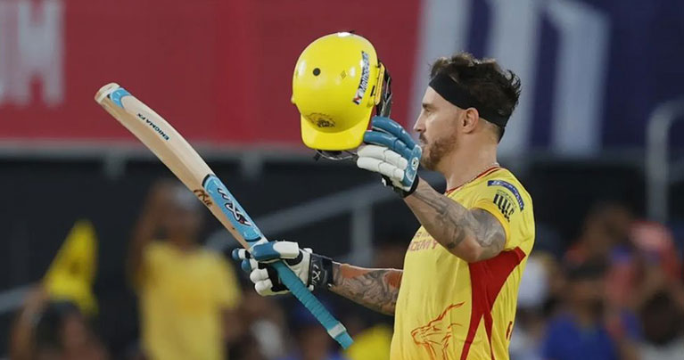 ৫ চার ৯ ছক্কায় ডু প্লেসির ঝড়ো সেঞ্চুরি