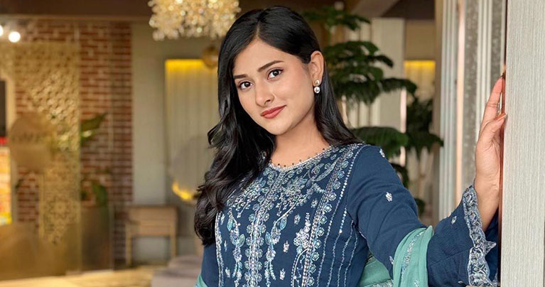 ‘অনুতপ্ত’র পর ‘বিশেষ কিছু’র ইঙ্গিত মালাইকার