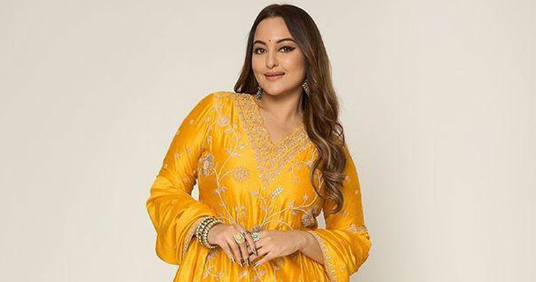 বিয়ের এক বছর পার, মাতৃত্বের জল্পনা নিয়ে মুখ খুললেন সোনাক্ষী