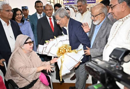 নেতাকর্মীদের ভালোবাসায় সিক্ত খালেদা জিয়া, দেখুন ছবিতে