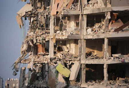 ইসরাইল-ইরানের পালটাপালটি হামলা, দেখুন ছবিতে