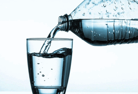 ‘অ্যালকালাইন ওয়াটার’ সাধারণ পানির তুলনায় কতটা ভিন্ন?