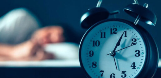 অ্যালার্মের ঠিক আগেই ঘুম ভাঙে? জেনে নিন কেন এমনটা হয়