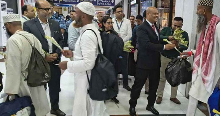হজ শেষে দেশে ফিরলেন ৬০,৫১৩ হাজি