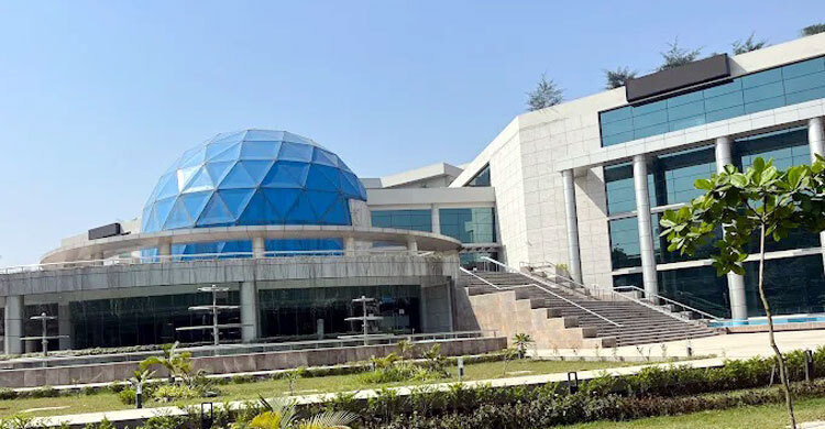 দেশের সর্ববৃহৎ নভোথিয়েটারের বিদ্যুৎ বিলও উঠছে না