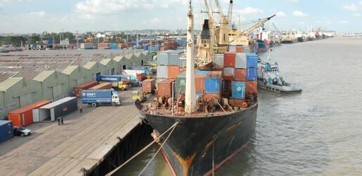 সেবার সমন্বয়-প্রযুক্তিনির্ভর বন্দর চান ব্যবসায়ীরা