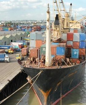 সেবার সমন্বয়-প্রযুক্তিনির্ভর বন্দর চান ব্যবসায়ীরা