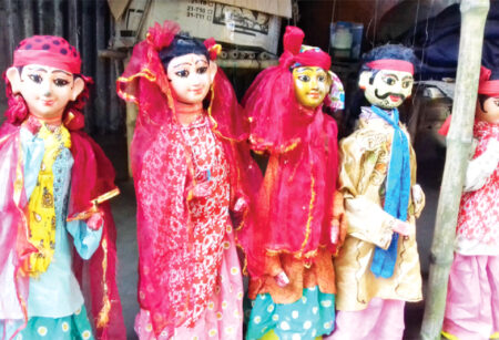 ভালোবাসাই ধরে রেখেছে বিষ্ণুরামের পুতুল নাচ