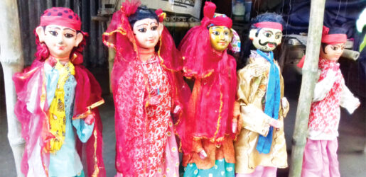 ভালোবাসাই ধরে রেখেছে বিষ্ণুরামের পুতুল নাচ