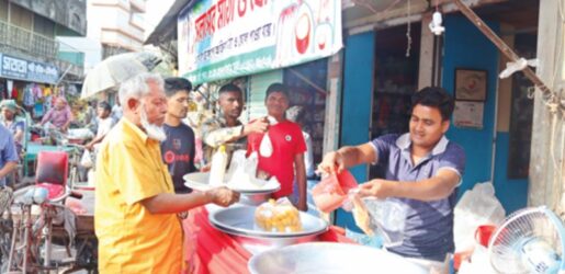 প্রাণ জুড়াচ্ছে সাঁথিয়ার মাঠা ও ঘোল