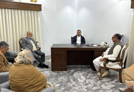 গুলশানে দলীয় কার্যালয়ে অফিস শুরু করলেন তারেক রহমান