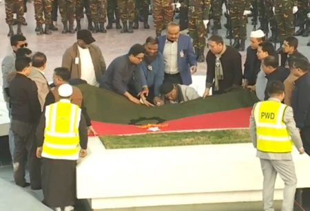 স্বামীর পাশে সমাহিত খালেদা জিয়া