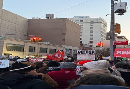 আইস নিষিদ্ধের দাবিতে নিউইয়র্কে ড্রামের আয়োজনে লাখো মানুষের মিছিল