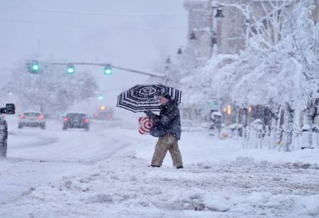 তুষারঝড়ে নিউইয়র্কে ৫ জনের মৃত্যু, ১৭ রাজ্যে জরুরি অবস্থা