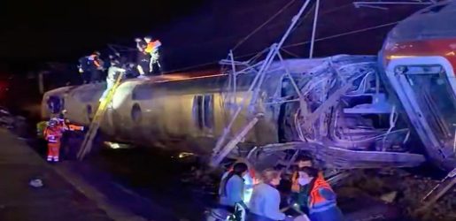 স্পেনে দুই হাইস্পিড ট্রেনের সংঘর্ষ, নিহত ৩৯