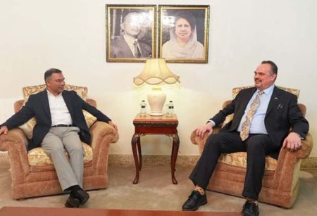 তারেক রহমানের সঙ্গে সাক্ষাৎ করেছেন মার্কিন রাষ্ট্রদূত ক্রিস্টেনসেন