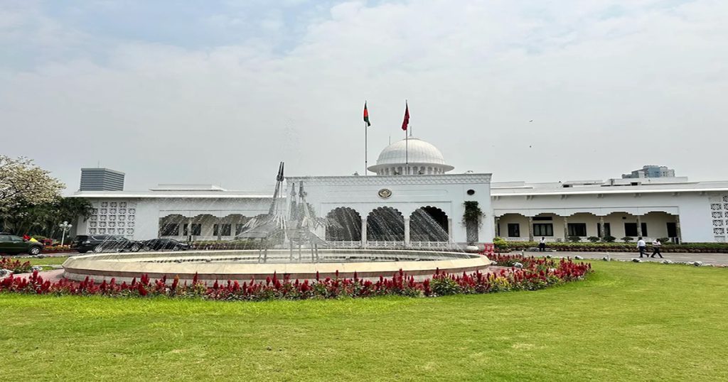 ড. ইউনূস বঙ্গভবনে সাংবিধানিক ক্যু করতে চেয়েছিলেন?