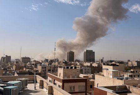 শেষমেষ ইরানে হামলা শুরু করেছে যুক্তরাষ্ট্র, তেহরানসহ অন্যান্য শহরে বিস্ফোরণ