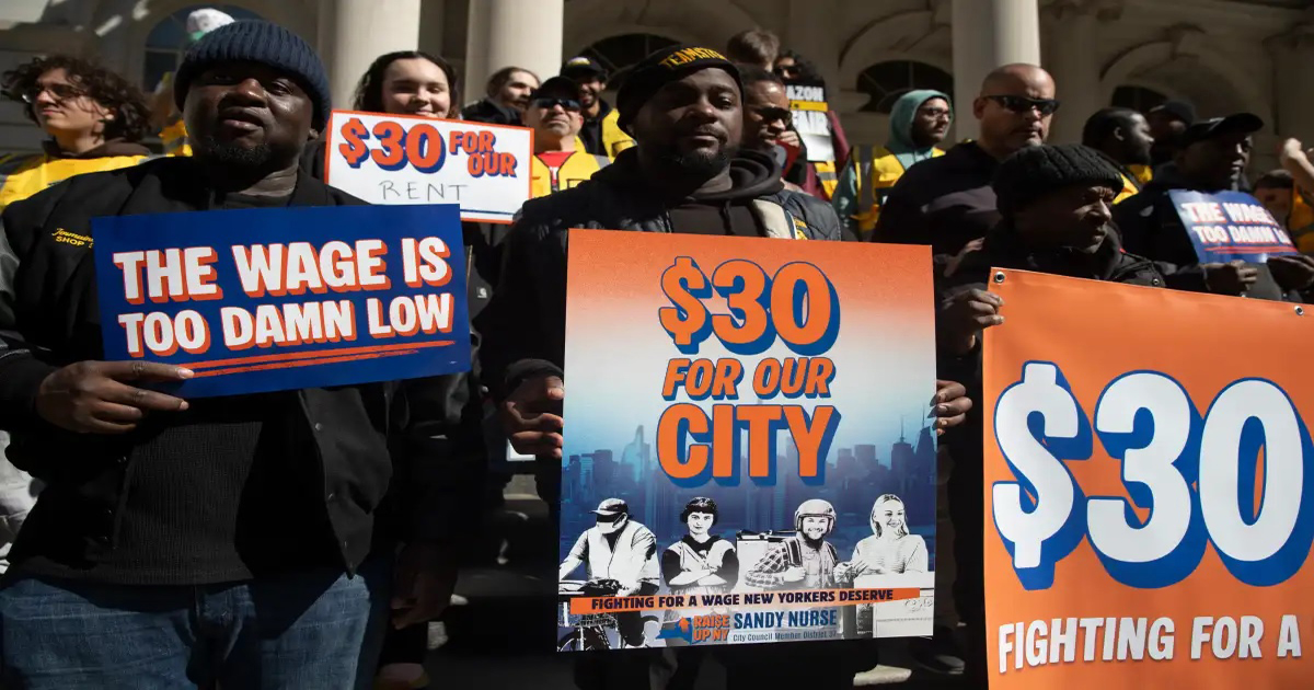 Minimum Wage In NYC Could Hit $30 Under New Proposed Law