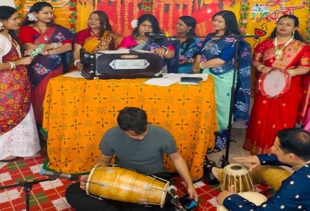 ‘ফ্রেন্ডস অ্যান্ড ফ্যামিলি’র বৈশাখবরণ সমাবেশ