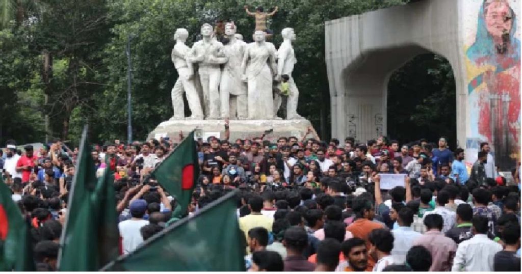 জুলাই অভ্যুত্থানের বিরোধিতা : ঢাবির ব্যক্তিবর্গের বিরুদ্ধে ব্যবস্থা নিতে কমিটি