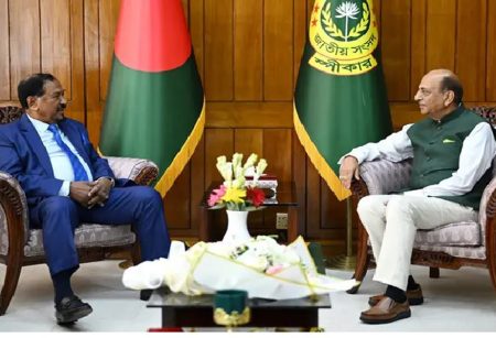 দুই দেশের জনগণের স্বার্থ বিবেচনায় ভারত সফর করবেন তারেক রহমান : দিনেশ ত্রিবেদী